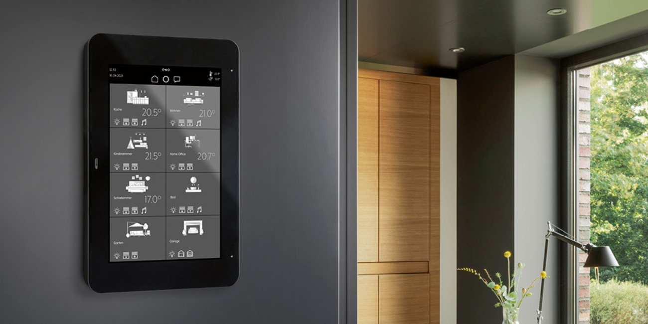 JUNG Smart Panel 8 bei Elektrotechnik Plus Minus GmbH in Mörfelden-Walldorf