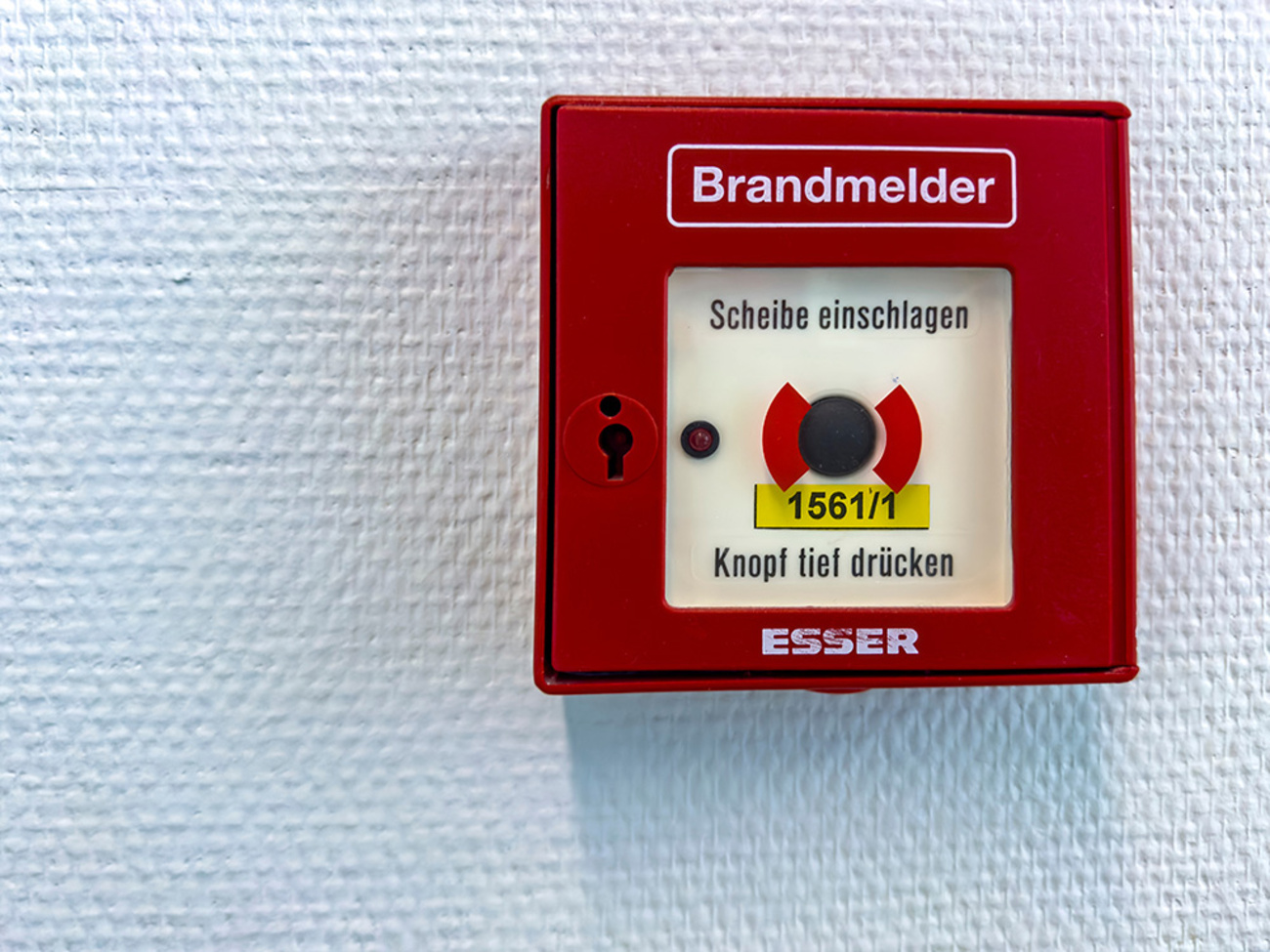 Brandmelde­anlagen bei Elektrotechnik Plus Minus GmbH in Mörfelden-Walldorf
